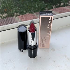 Mary Kay Semi-Matte Lipstick - Berry Famous